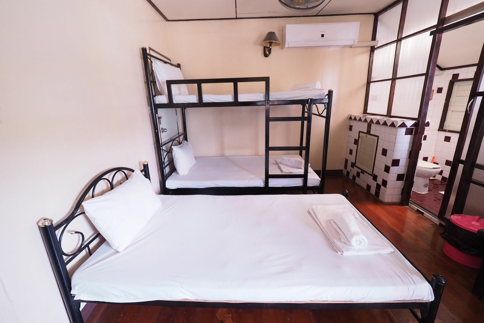 Brickhouse Ayutthaya Guesthouse Est 1986 Eksteriør bilde