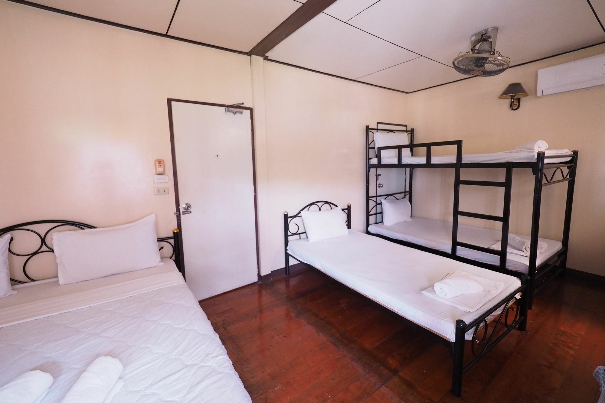 Brickhouse Ayutthaya Guesthouse Est 1986 Eksteriør bilde