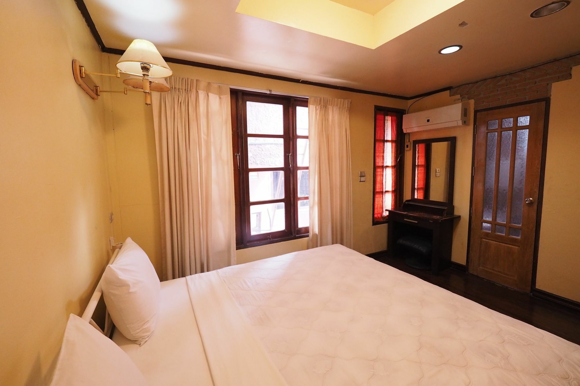 Brickhouse Ayutthaya Guesthouse Est 1986 Eksteriør bilde