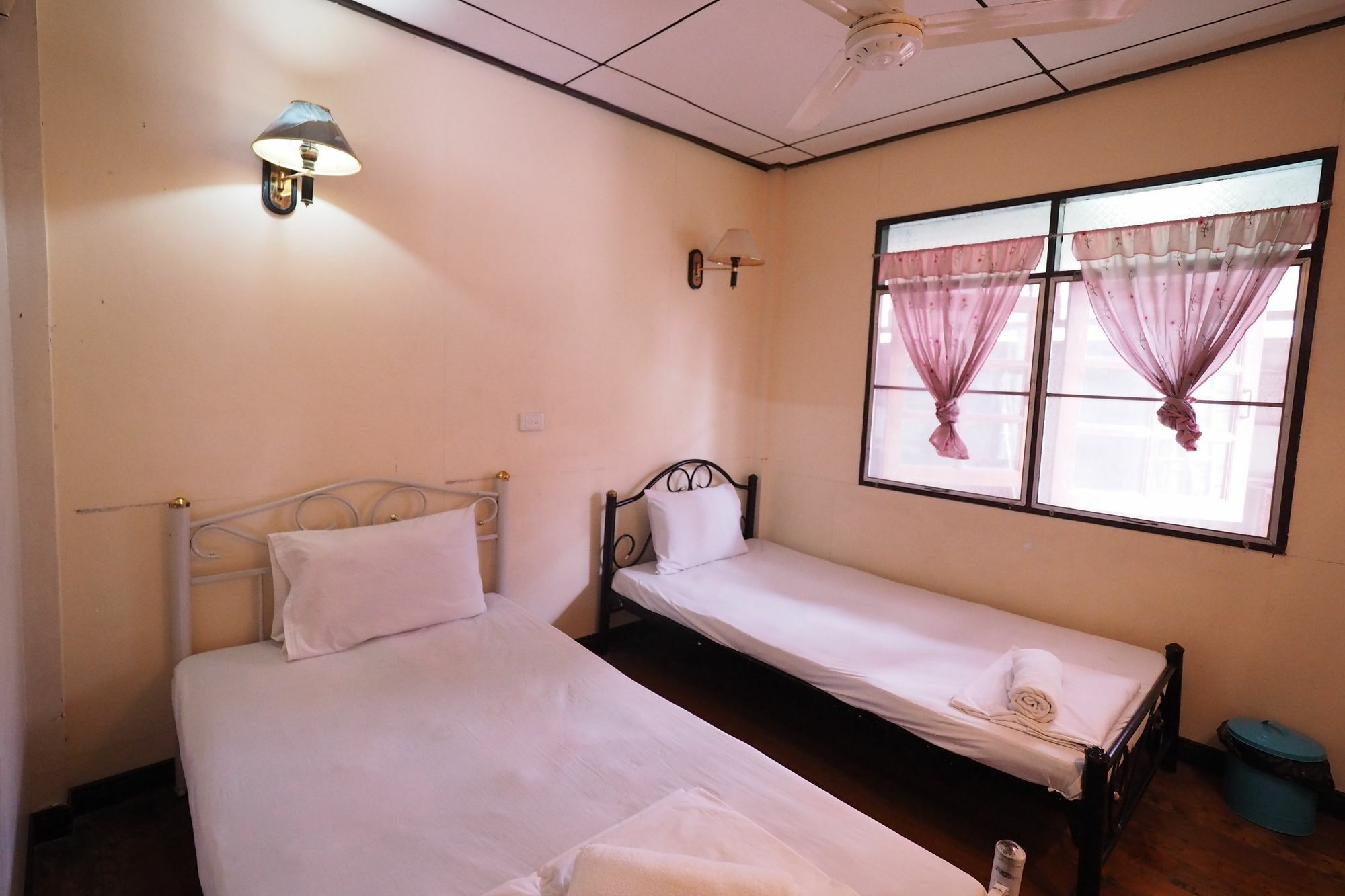 Brickhouse Ayutthaya Guesthouse Est 1986 Eksteriør bilde